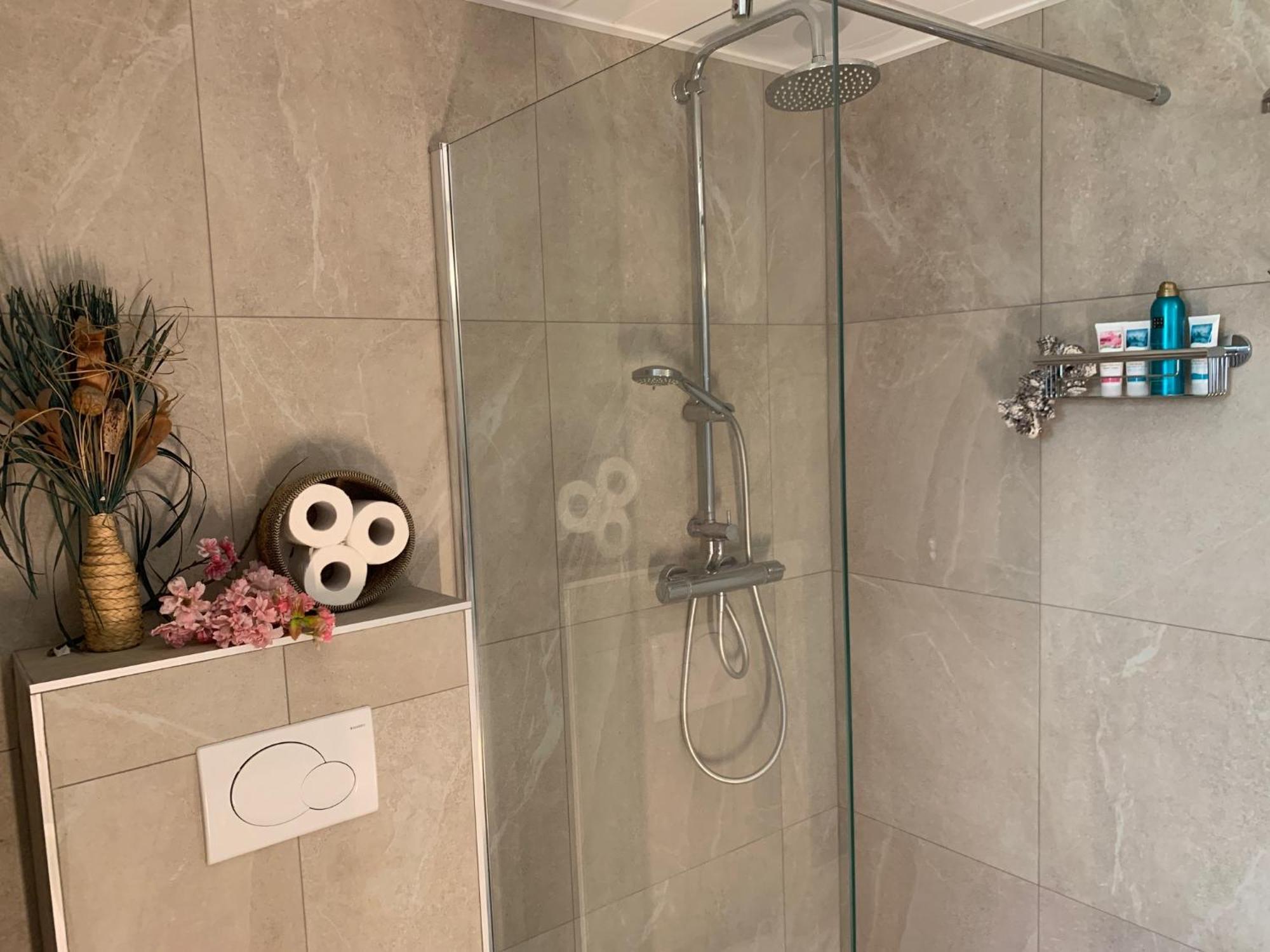 Romantisch Wellness Appartement Met Prive Hottub Sauna Gamesroom Den Ham ภายนอก รูปภาพ
